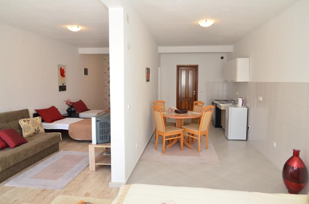 Apartments Casa Pineta Ulcinj Bilik gambar
